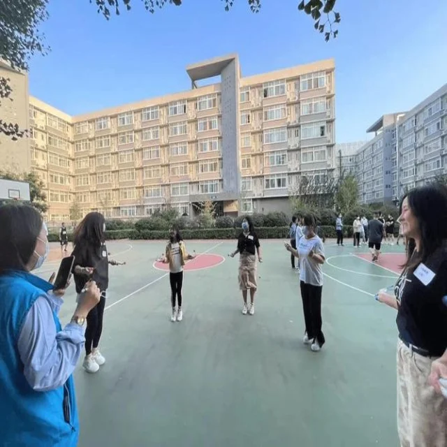 林诗栋强势出线，年轻国乒新星闪耀国际赛场